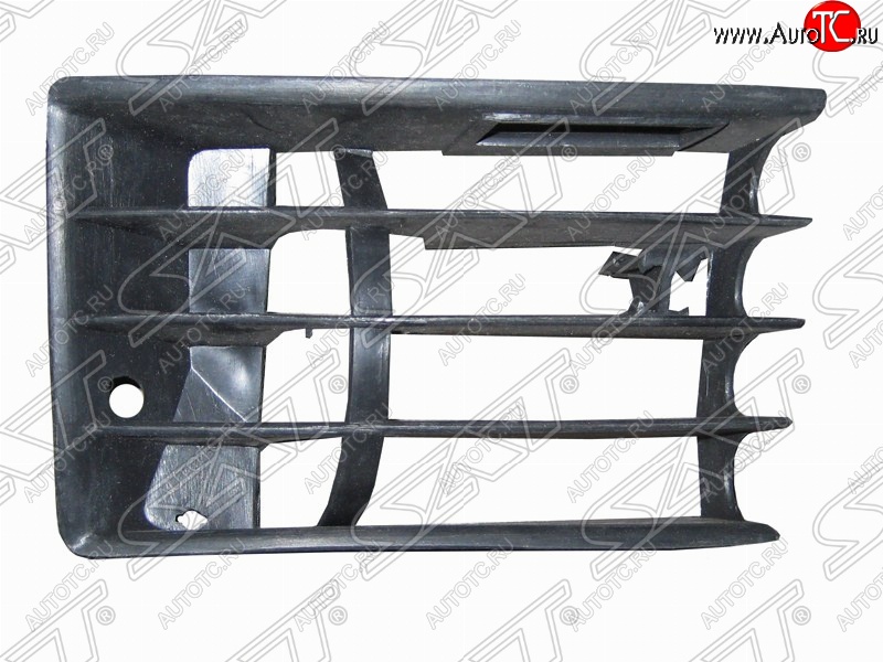 529 р. Правая решетка в бампер SAT (с отв. под ПТФ).  Audi 100  С4 (1990-1995) седан, универсал  с доставкой в г. Керчь