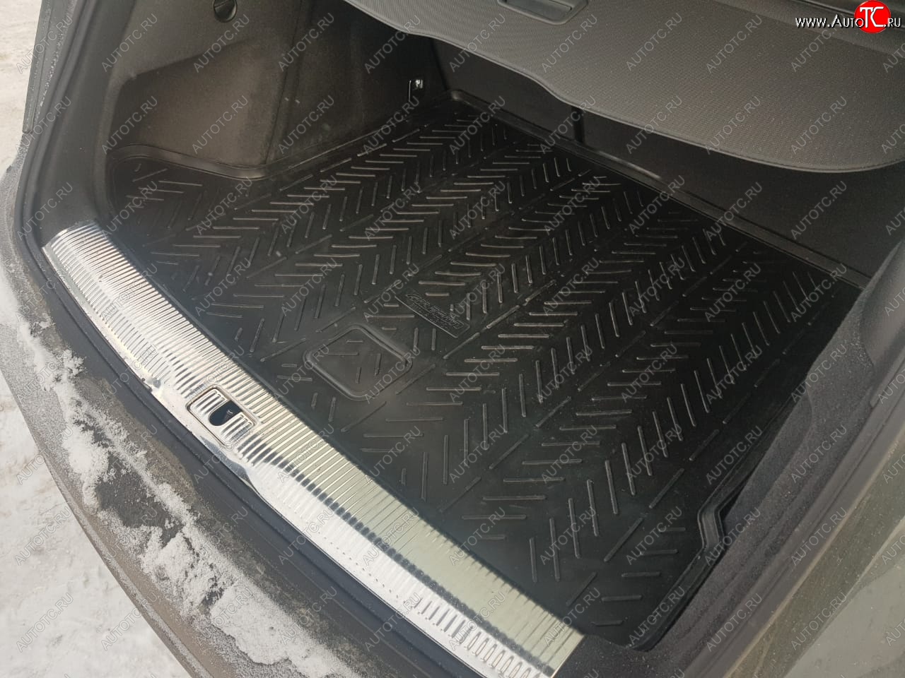 1 779 р. Коврик в багажник Aileron Audi Q3 8U рестайлинг (2014-2018)  с доставкой в г. Керчь