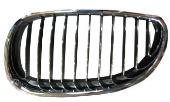 Левая решетка радиатора SAT BMW 5 серия ( E60,  E61) (2003-2010) седан дорестайлинг, универсал дорестайлинг, седан рестайлинг, универсал рестайлинг (Хром)