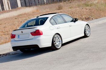 3 399 р. Лип спойлер  3 серия E90 (04-11) АВТОКРАТ  BMW 3 серия  E90 (2004-2008) седан дорестайлинг (Неокрашенный)  с доставкой в г. Керчь. Увеличить фотографию 2