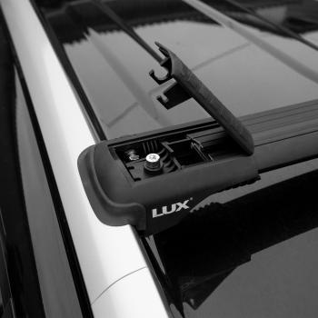 15 499 р. Багажник в сборе LUX Хантер L44  Chevrolet Captiva, CITROEN C3 Aircross, C3 Picasso (рестайлинг), Ford Explorer (UN152,  U251), Focus (2), Great Wall Hover H3, Honda Odyssey (1,  3), Hyundai Santa Fe (CM), Tucson (JM), Jeep Grand Cherokee WJ, KIA Grand Cherokee (WJ), Lexus RX270 (AL10), RX300 (XU30), RX330 (XU30), RX350 (XU30,  AL10), RX400H (XU30), RX450H (AL10), Mazda 6 (GG, GY,  GH), Mercedes-Benz C-Class (S203), Mitsubishi Pajero Pinin (1), Opel Antara, Peugeot 207 (WK,  WA), 307 (универсал), 308 (T7), 407 (универсал), Porsche Cayenne (955,  957), Renault Laguna (X91), Megane (универсал), Sandero Stepway ((BS),  (B8)), SAAB 9-3 (YS3F), Skoda Octavia (A5,  A7), Roomster (5J), Superb (B6 (3T5)), Subaru Forester (SH), Outback (BP,  BR/B14,  BR,), Suzuki Ignis, Jimny (JB23/JB43), Toyota RAV4 (CA20,  XA30,  XA305,  XA40), Volkswagen Caddy (2K), Touareg (GP) (аэро-трэвэл (92-102 см), черный)  с доставкой в г. Керчь. Увеличить фотографию 10