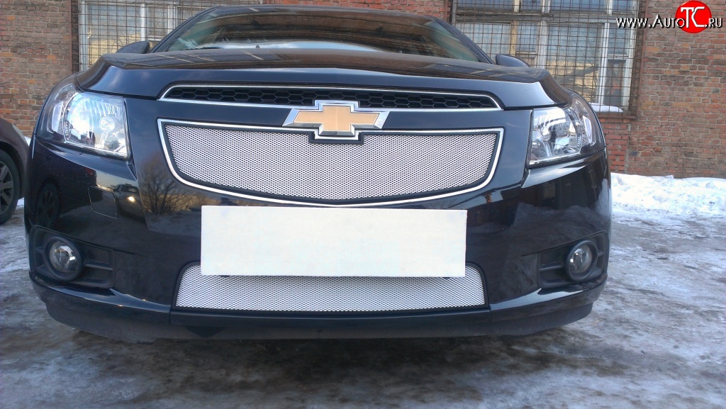 1 559 р. Нижняя сетка на бампер Russtal (хром) Chevrolet Cruze J300 седан рестайлинг (2012-2015)  с доставкой в г. Керчь