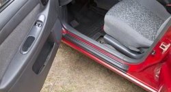 1 509 р. Накладки на внутренние пороги RA  Chevrolet Lanos ( T100,  T150,  седан) (1997-2017), Daewoo Sense  Т100 (1997-2008), ЗАЗ Chance ( седан,  хэтчбэк) (2009-2017), ЗАЗ Sens ( седан,  хэтчбэк) (2007-2017) (Передние)  с доставкой в г. Керчь. Увеличить фотографию 2