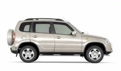 2 499 р. Бокс запасного колеса Petroil Tuning Лада Нива Трэвел (212300-80) (2021-2025) (Окрашенный)  с доставкой в г. Керчь. Увеличить фотографию 3