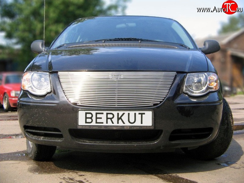 8 399 р. Декоративная вставка решетки радиатора (рестайлинг) Berkut Chrysler Voyager RG минивэн дорестайлинг (2000-2004)  с доставкой в г. Керчь