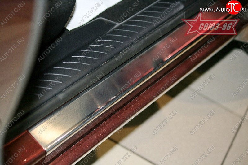 2 384 р. Накладки на внутренние пороги Souz-96 Ford Escape 2 (2008-2012)  с доставкой в г. Керчь