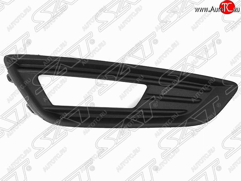 339 р. Правая оправа противотуманной фары SAT  Ford Focus  3 (2014-2019) седан рестайлинг, универсал рестайлинг, хэтчбэк рестайлинг  с доставкой в г. Керчь