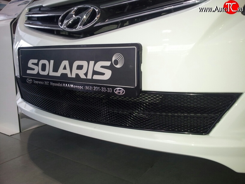 3 099 р. Сетка на бампер Novline Hyundai Solaris RBr седан рестайлинг (2014-2017)  с доставкой в г. Керчь