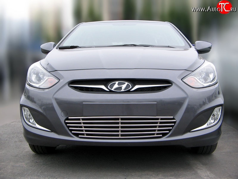 5 299 р. Декоративная вставка воздухозаборника Berkut Hyundai Solaris RBr седан дорестайлинг (2010-2014)  с доставкой в г. Керчь