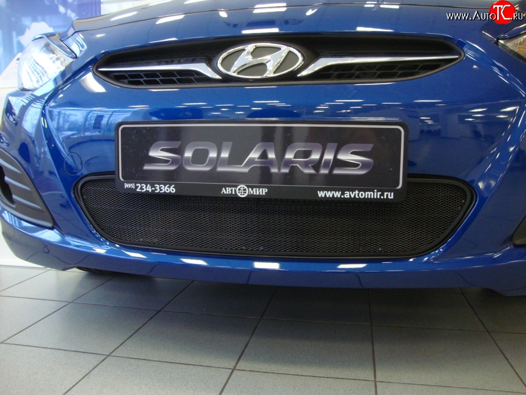 1 469 р. Сетка на бампер Russtal (черная) Hyundai Solaris RBr седан дорестайлинг (2010-2014)  с доставкой в г. Керчь