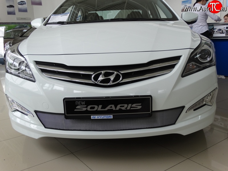 1 539 р. Сетка на бампер Russtal (хром) Hyundai Solaris RBr седан рестайлинг (2014-2017)  с доставкой в г. Керчь