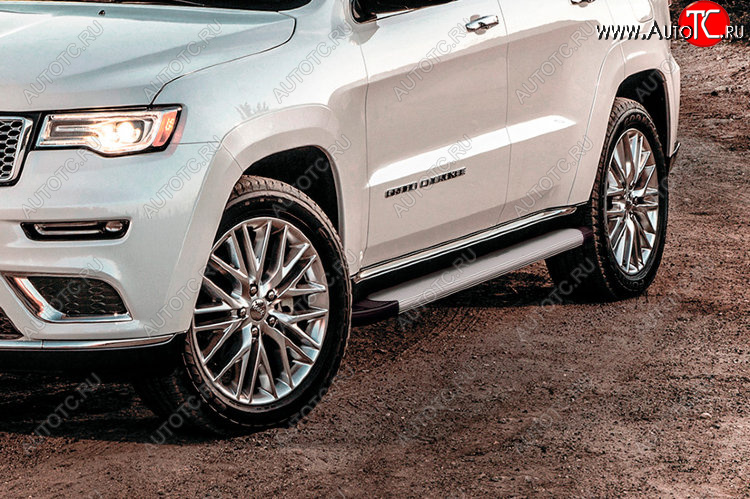 13 099 р. Пороги алюминиевые Slitkoff  Jeep Grand Cherokee  WK2 (2013-2018) 1-ый рестайлинг (Optima Silver)  с доставкой в г. Керчь