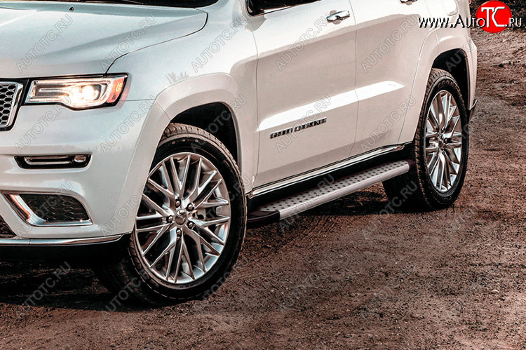 16 999 р. Пороги алюминиевые Slitkoff  Jeep Grand Cherokee  WK2 (2013-2018) 1-ый рестайлинг (Standart Silver)  с доставкой в г. Керчь