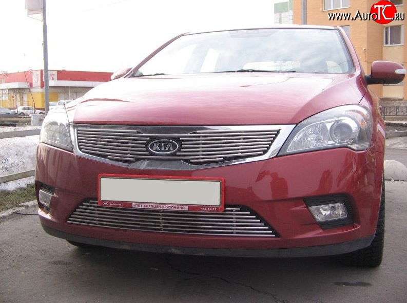 4 599 р. Декоративная вставка воздухозаборника (рестайлинг) Berkut KIA Ceed 1 ED рестайлинг, хэтчбэк 5 дв. (2010-2012)  с доставкой в г. Керчь