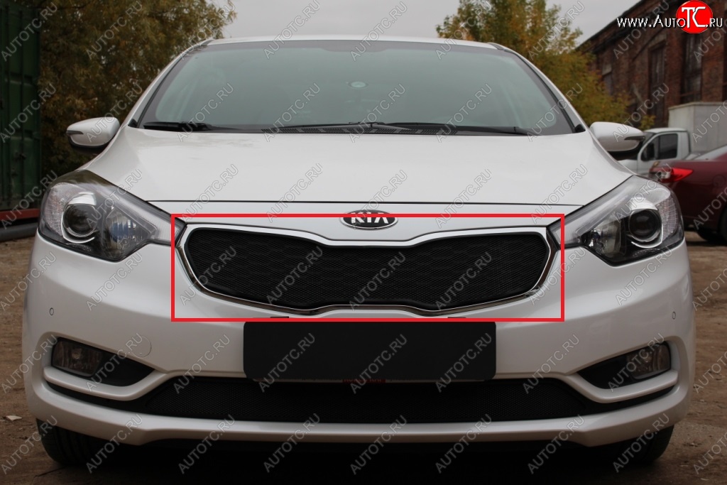1 469 р. Сетка в решетку радиатора Russtal KIA Cerato 3 YD дорестайлинг седан (2013-2016) (черная)  с доставкой в г. Керчь
