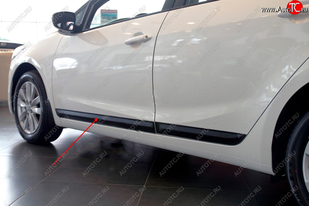 1 089 р. Молдинг двери RA (узкий, передний левый)  KIA Cerato  3 YD (2013-2019) дорестайлинг седан, рестайлинг седан (Поверхность глянец под покраску, Неокрашенный)  с доставкой в г. Керчь