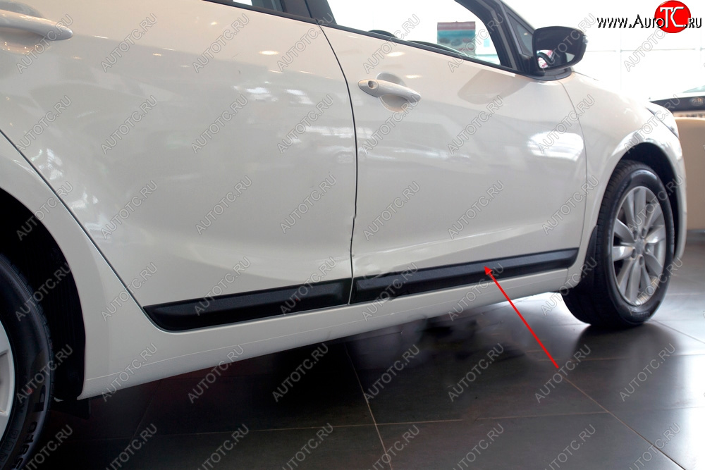 1 089 р. Молдинг двери RA (узкий, передний правый)  KIA Cerato  3 YD (2013-2019) дорестайлинг седан, рестайлинг седан (Поверхность шагрень)  с доставкой в г. Керчь
