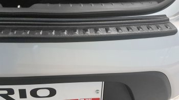 1 099 р. Накладка защитная на задний бампер Petroil Tuning  KIA Rio  4 FB (2016-2020) дорестайлинг седан (Текстурная поверхность)  с доставкой в г. Керчь. Увеличить фотографию 2
