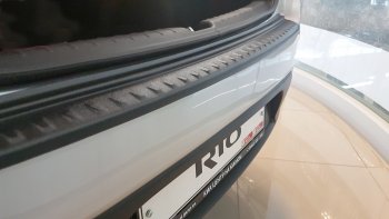 1 099 р. Накладка защитная на задний бампер Petroil Tuning  KIA Rio  4 FB (2016-2020) дорестайлинг седан (Текстурная поверхность)  с доставкой в г. Керчь. Увеличить фотографию 3