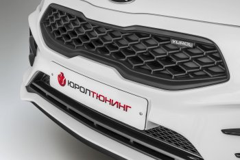 18 199 р. Передний бампер Kudos Romb  KIA Rio  4 FB (2016-2020) дорестайлинг седан (Под прямоугольные ДХО с ПТФ, Неокрашенный)  с доставкой в г. Керчь. Увеличить фотографию 2