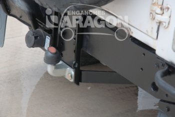 22 699 р. Фаркоп Aragon. (шар C)  Land Rover Defender 90  1 L316 (1990-2016) дорестайлинг 3дв., рестайлинг 3дв.  с доставкой в г. Керчь. Увеличить фотографию 3