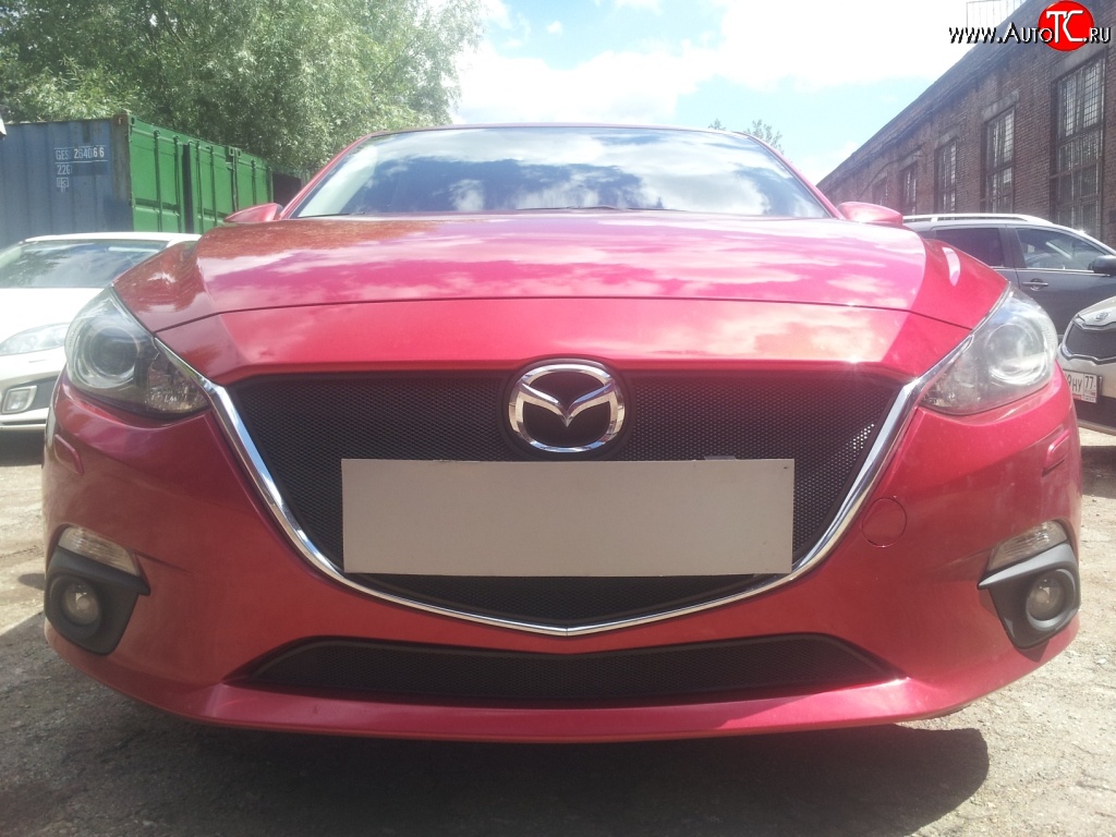 2 599 р. Сетка в решетку радиатора (с парктроником) Russtal Mazda 3/Axela BM дорестайлинг, хэтчбэк (2013-2016) (черная)  с доставкой в г. Керчь