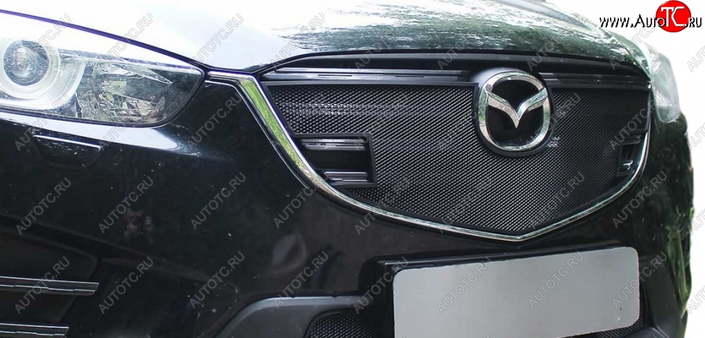 1 639 р. Защитная сетка на решетку радиатор Russtal Mazda CX-5 KE рестайлинг (2015-2017) (чёрная, без выреза под парктронник)  с доставкой в г. Керчь
