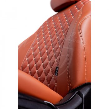13 499 р. Чехлы для сидений Lord Autofashion Байрон (экокожа, раздельная спинка 40/20/40, подлокотник, 3 Г-образных подголовника)  Mazda CX-5  KF (2016-2025) (Коричневый, вставка коричневая, строчка бежевая)  с доставкой в г. Керчь. Увеличить фотографию 2