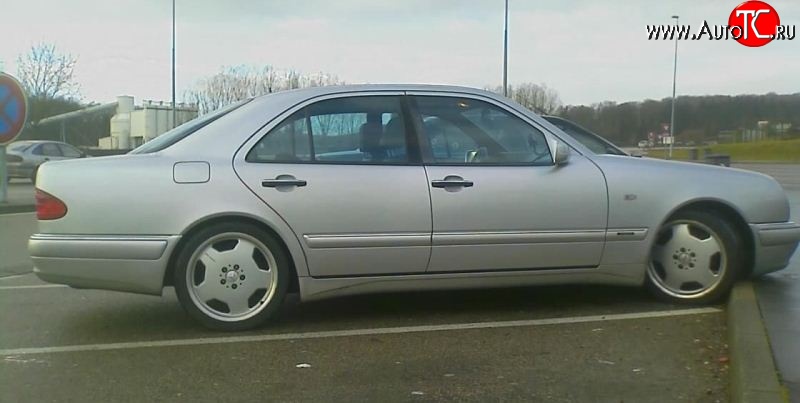 4 499 р. Комплект порогов AMG E45 Mercedes-Benz E-Class W210 дорестайлинг седан (1996-1999) (Неокрашенные)  с доставкой в г. Керчь