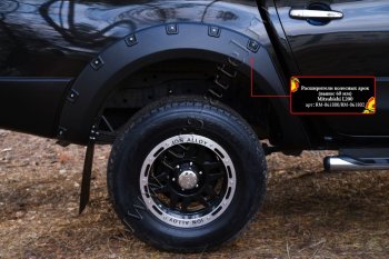 27 549 р. Расширители колесных арок RA (60 мм, комплект)  Mitsubishi L200  5 KK,KL (2015-2019) дорестайлинг (Поверхность глянец (под покраску), Неокрашенные)  с доставкой в г. Керчь. Увеличить фотографию 2