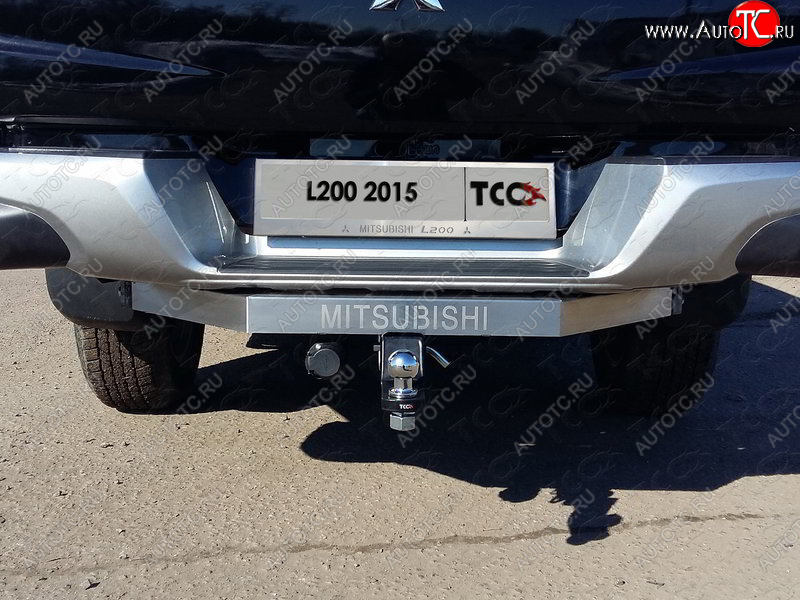 23 899 р. Фаркоп (тягово-сцепное устройство) с задним бампером TCC  Mitsubishi L200  5 KK,KL (2015-2022) дорестайлинг, рестайлинг (оцинкованный, шар Е нержавейка, усиленный, надпись Mitsubishi)  с доставкой в г. Керчь