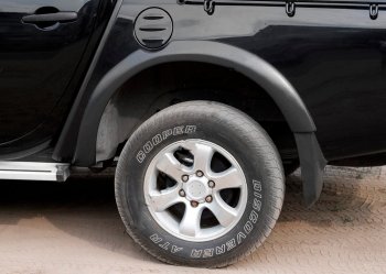 10 449 р. Накладки колесных арок RA (40 мм, комплект)  Mitsubishi L200 ( 4,  5 KK,KL) (2006-2022)  дорестайлинг, рестайлинг (Поверхность глянец (под окраску), Неокрашенные)  с доставкой в г. Керчь. Увеличить фотографию 2