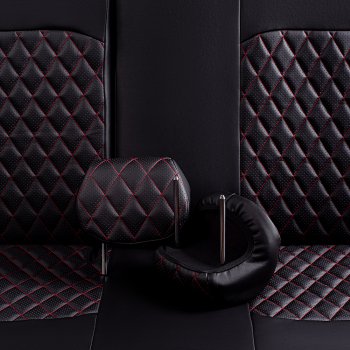 9 449 р. Чехлы для сидений Lord Autofashion Турин Ромб (экокожа, сплошная спинка, подлокотник, 2 П- и 1 Г-образных подголовника) Mitsubishi L200 4  дорестайлинг (2006-2014) (Черный, вставка черная, строчка красная)  с доставкой в г. Керчь. Увеличить фотографию 5