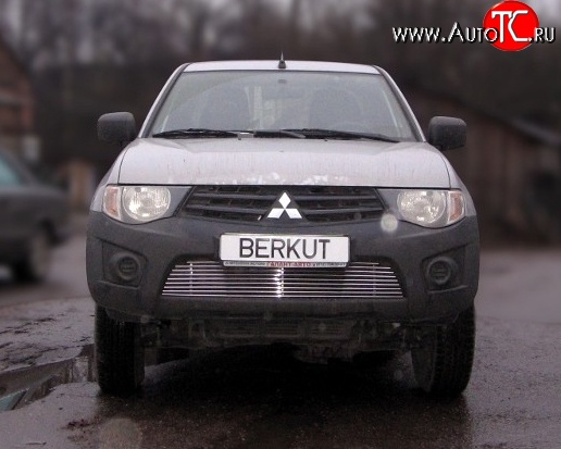 5 399 р. Декоративная вставка воздухозаборника Berkut Mitsubishi L200 4  дорестайлинг (2006-2014)  с доставкой в г. Керчь