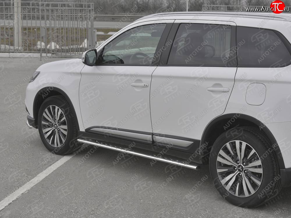 16 649 р. Защита порогов (Ø75x42 мм с проступью, нержавейка) Russtal Mitsubishi Outlander GF 3-ий рестайлинг (2018-2022)  с доставкой в г. Керчь
