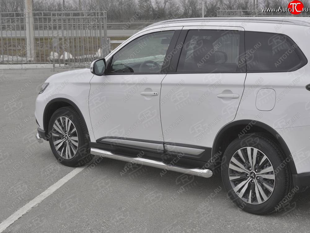 24 549 р. Защита порогов (Ø76 мм с проступью, нержавейка) SLITKOFF  Mitsubishi Outlander  GF (2018-2022) 3-ий рестайлинг (Металлические торцы под 45°)  с доставкой в г. Керчь