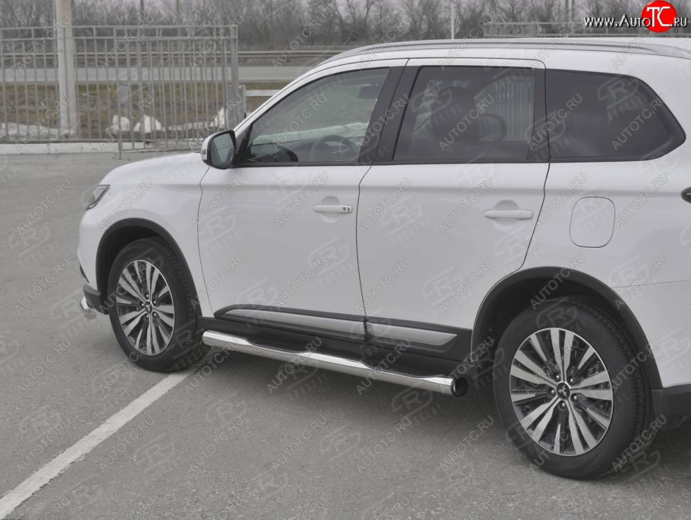 22 549 р. Защита порогов (Ø76 мм с проступью, нержавейка) SLITKOFF Mitsubishi Outlander GF 3-ий рестайлинг (2018-2022) (С пластиковыми заглушками на торцах)  с доставкой в г. Керчь