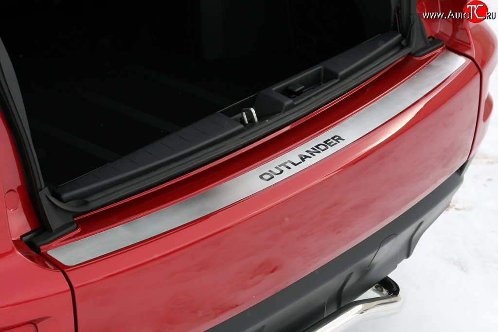 2 069 р. Накладка на задний бампер Novline Mitsubishi Outlander XL (CW)  рестайлинг (2010-2013) (Неокрашенная)  с доставкой в г. Керчь