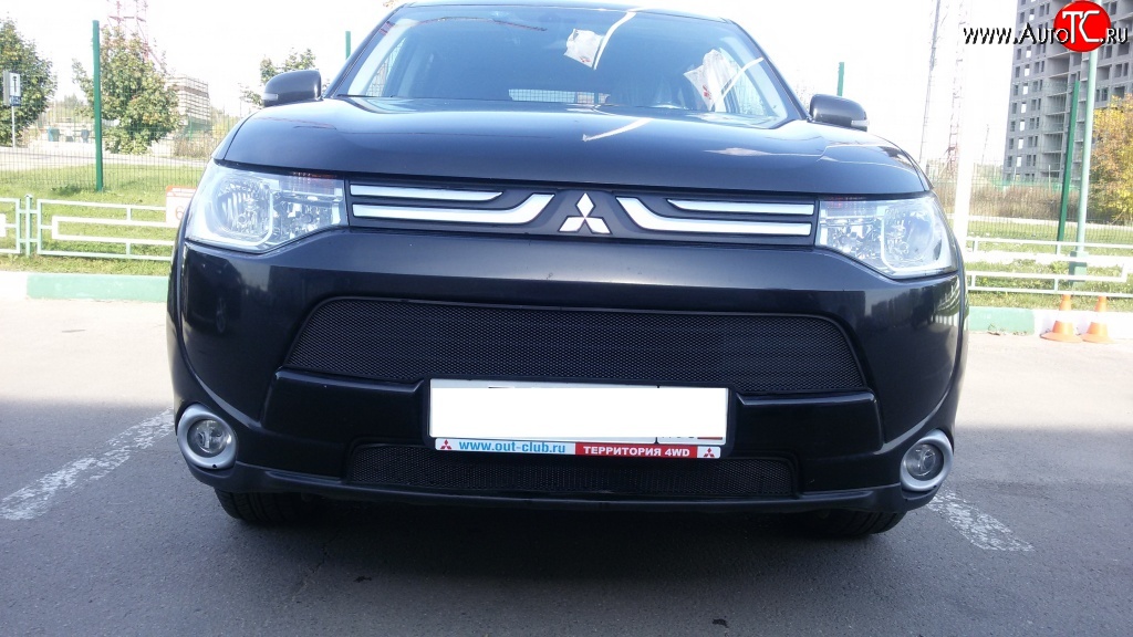3 999 р. Сетка на бампер (рестайлинг) Russtal (черная) Mitsubishi Outlander GF дорестайлинг (2012-2014)  с доставкой в г. Керчь