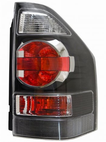 Правый фонарь SAT Mitsubishi Pajero ( 3 V70,  3 V60) (2003-2006) рестайлинг