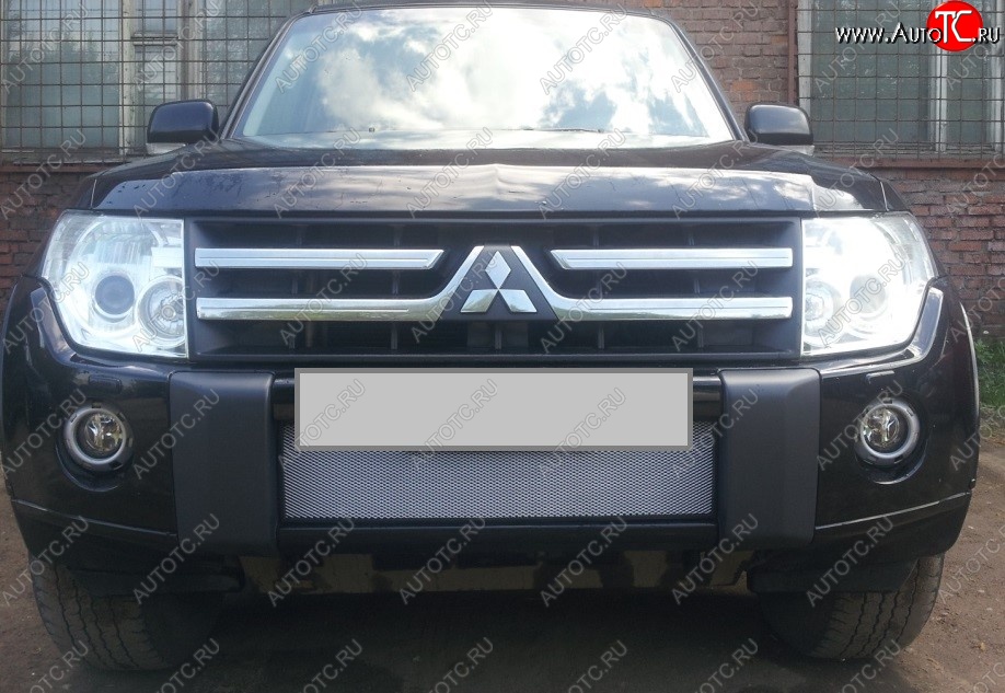1 539 р. Защитная решётка в воздуховод автомобиля Russtal (хром) Mitsubishi Pajero 4 V80 дорестайлинг (2006-2011)  с доставкой в г. Керчь