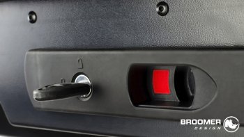22 749 р. Багажный бокс Broomer Venture (420 л/189x89x40 см) на крышу   (Покрытие: шагрень, Цвет: чёрный)  с доставкой в г. Керчь. Увеличить фотографию 10