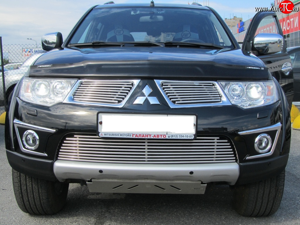 6 399 р. Декоративная вставка воздухозаборника Berkut Mitsubishi Pajero Sport PB дорестайлинг (2008-2013)  с доставкой в г. Керчь