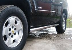 77 999 р. Защита порогов Russtal из круглой трубы диаметром 76 мм (дорестайлинг) Chevrolet Tahoe GMT900 5 дв. (2006-2013) (Защита порогов с со скосами на торцах (вариант 1))  с доставкой в г. Керчь. Увеличить фотографию 2