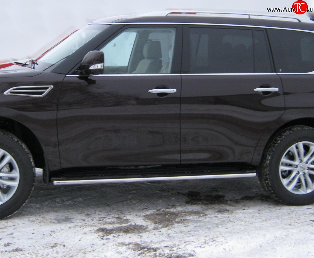 9 999 р. Защита порогов Russtal из круглой трубы диаметром 42 мм Nissan Patrol 6 Y62 дорестайлинг (2010-2014) (Защита порогов с со скосами на торцах (вариант 1))  с доставкой в г. Керчь