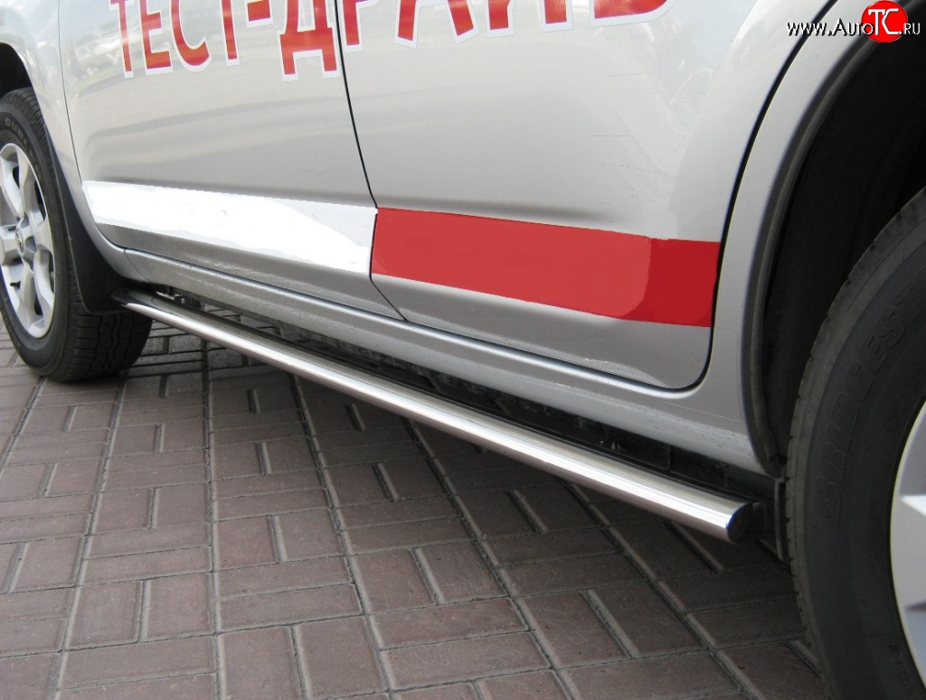 70 999 р. Защита порогов Russtal из круглой трубы 63 мм Toyota RAV4 XA30 5 дв. 2-ой рестайлинг (2010-2013) (Защита порогов с со скосами на торцах (вариант 1))  с доставкой в г. Керчь