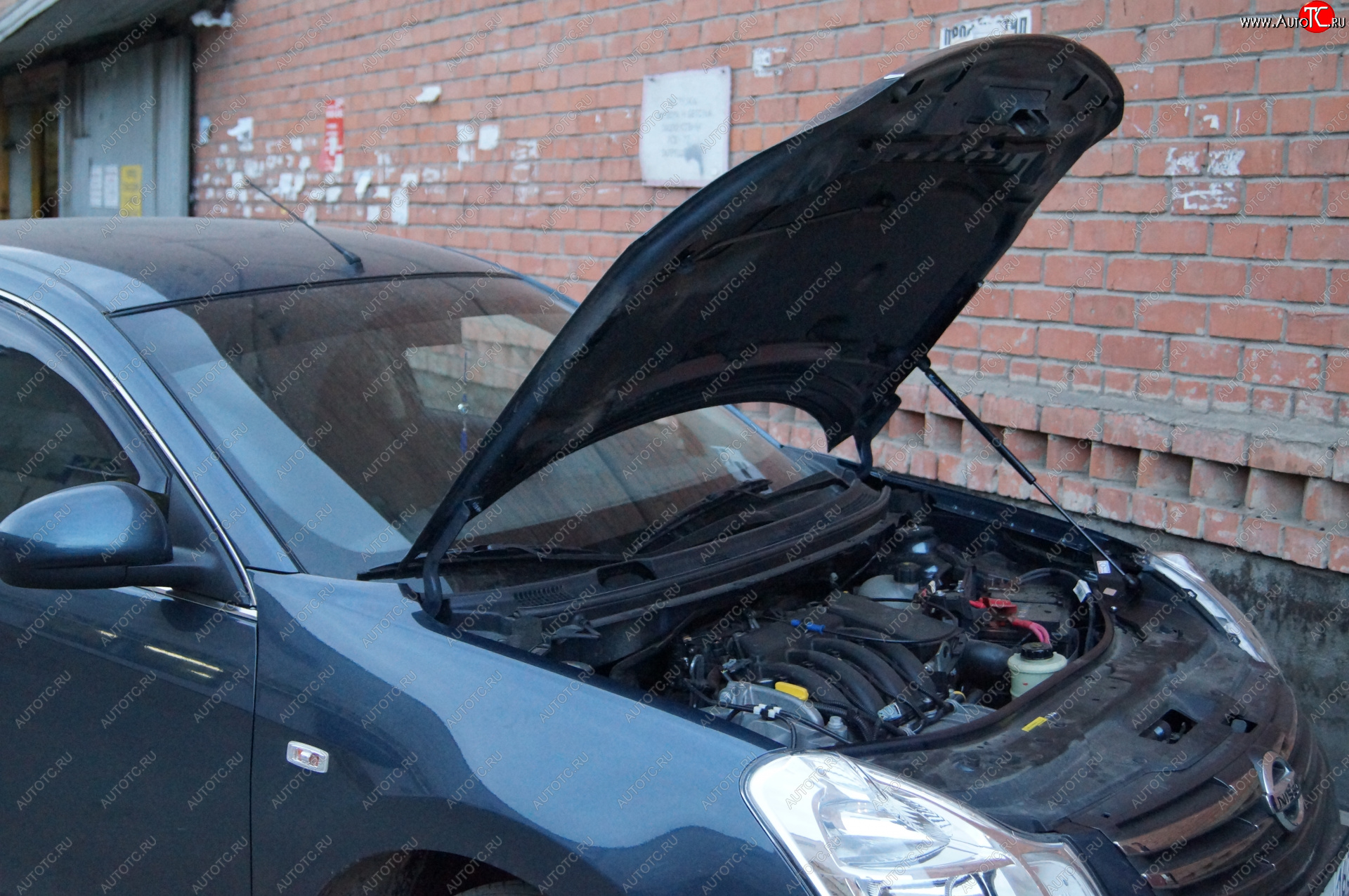 2 969 р. Упор капота MV-Tuning (одинарный)  Nissan Almera  G15 (2012-2019) седан  с доставкой в г. Керчь