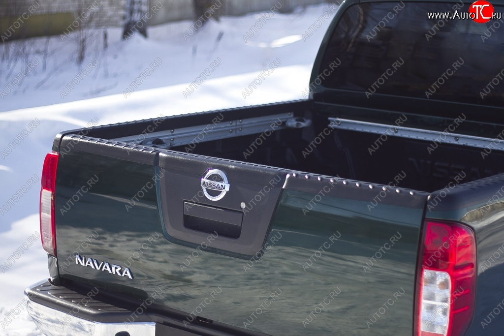 1 799 р. Накладки на борта кузова автомобиля RA  Nissan Navara  2 D40 (2004-2010) дорестайлинг (Задний откидной борт)  с доставкой в г. Керчь