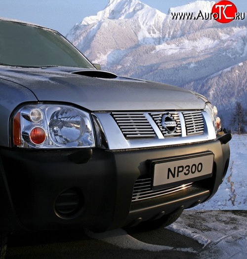 3 779 р. Декоративная вставка воздухозаборника Souz-96 Nissan NP300 (2008-2013)  с доставкой в г. Керчь