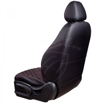 19 649 р. Чехлы для сидений Lord Autofashion Байрон (экокожа, раздельная спинка, подлокотник, 3 Г-образных подголовника) Nissan Qashqai 1 дорестайлинг (2007-2010) (Черный, вставка черная, строчка красная)  с доставкой в г. Керчь. Увеличить фотографию 4